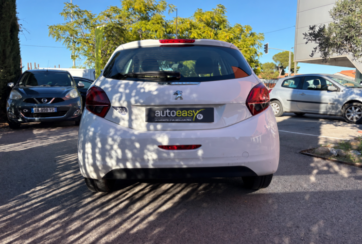 Peugeot 208 1.2 68cv LIKE / 1ere main / Clim / Suivi complet / distribution changée / 2018 / 99000km