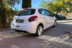 Peugeot 208 1.2 68cv LIKE / 1ere main / Clim / Suivi complet / distribution changée / 2018 / 99000km