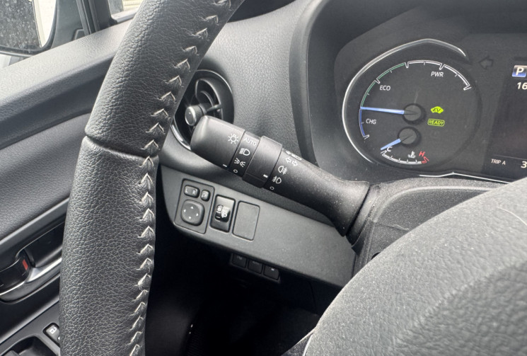 Toyota Yaris 3 Phase 2 1.5 VVTi HSD Hybrid E-CVT 100 cv COLLECTION