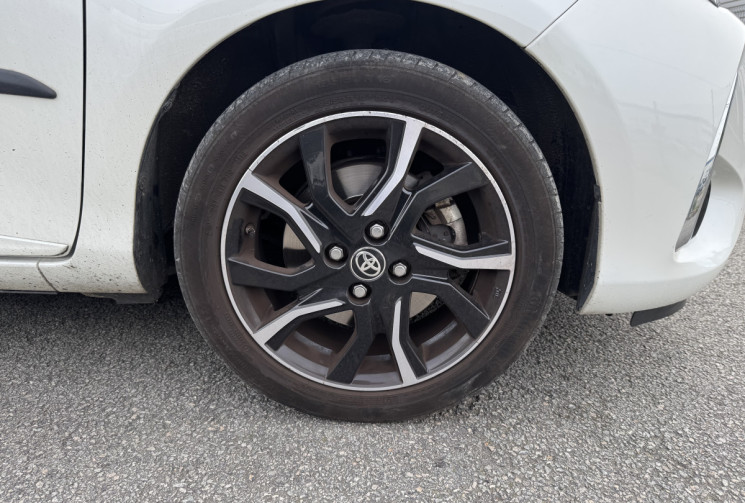 Toyota Yaris 3 Phase 2 1.5 VVTi HSD Hybrid E-CVT 100 cv COLLECTION