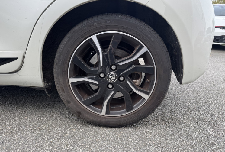 Toyota Yaris 3 Phase 2 1.5 VVTi HSD Hybrid E-CVT 100 cv COLLECTION