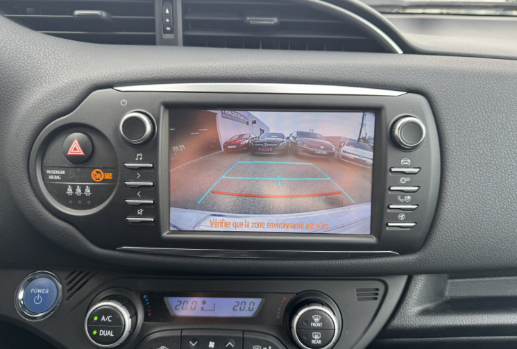Toyota Yaris 3 Phase 2 1.5 VVTi HSD Hybrid E-CVT 100 cv COLLECTION