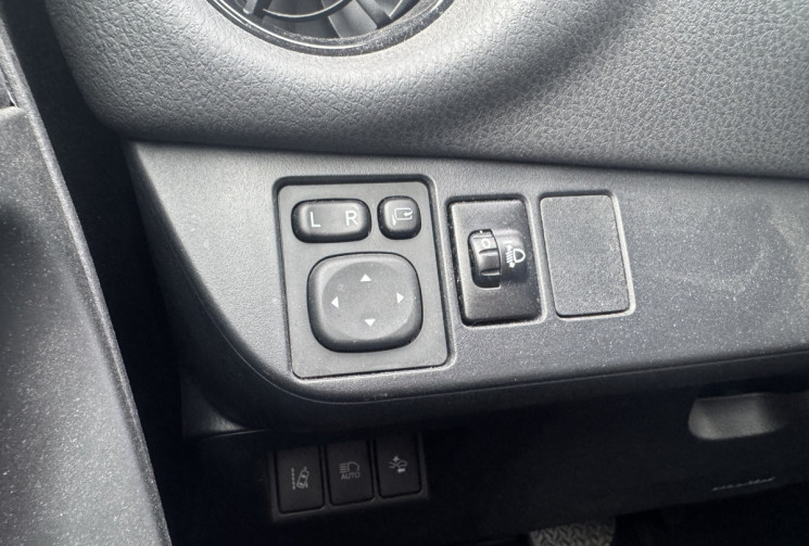 Toyota Yaris 3 Phase 2 1.5 VVTi HSD Hybrid E-CVT 100 cv COLLECTION