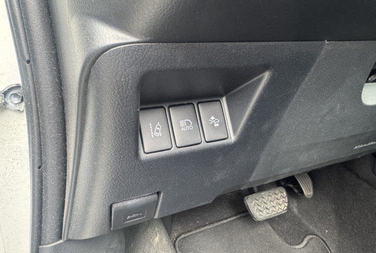 Toyota Yaris 3 Phase 2 1.5 VVTi HSD Hybrid E-CVT 100 cv COLLECTION