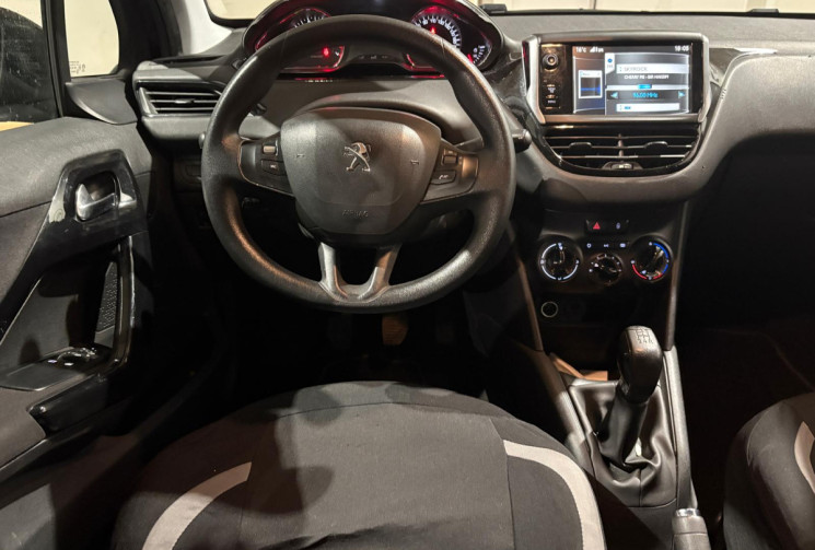 Peugeot 208 STYLE 1.2 VTI 82CV CT OK MOINS DE 6 MOIS 