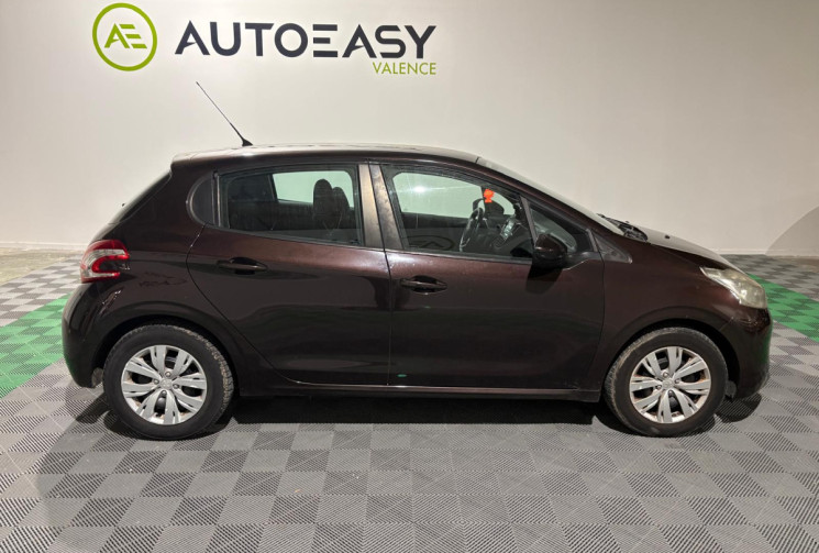 Peugeot 208 STYLE 1.2 VTI 82CV CT OK MOINS DE 6 MOIS 
