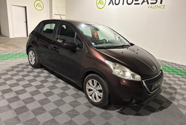 Peugeot 208 STYLE 1.2 VTI 82CV CT OK MOINS DE 6 MOIS 