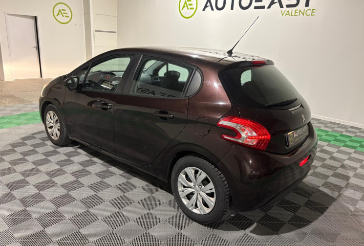 Peugeot 208 STYLE 1.2 VTI 82CV CT OK MOINS DE 6 MOIS 