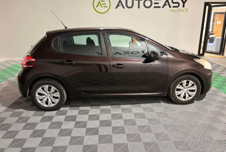 Peugeot 208 STYLE 1.2 VTI 82CV CT OK MOINS DE 6 MOIS 