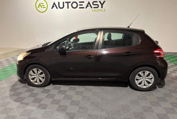 Peugeot 208 STYLE 1.2 VTI 82CV CT OK MOINS DE 6 MOIS 