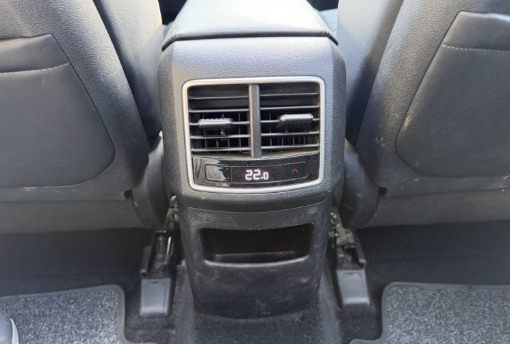 Kia Sportage 1.6 T-GDi 265 ch PHEV Design BVA6 4x4 Toit ouvrant / 1ière main / Garantie KIA