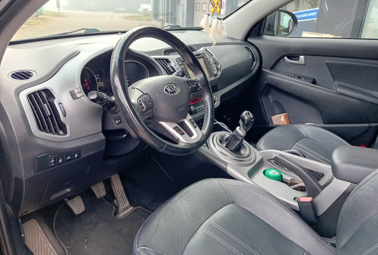 Kia Sportage 1.7 CRDi 115 ch ISG Premium 4x2 - Toit ouvrant - Entretien suivi - 