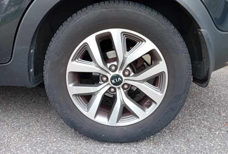Kia Sportage 1.7 CRDi 115 ch ISG Premium 4x2 - Toit ouvrant - Entretien suivi - 