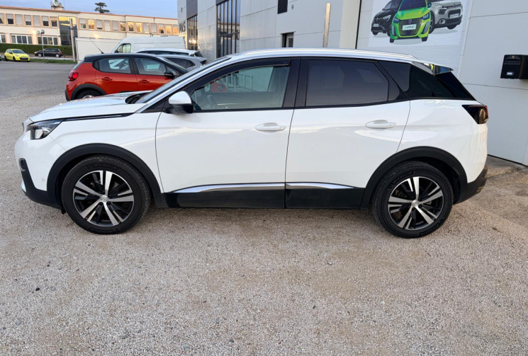 Peugeot 3008 Allure Business II (P84)1.5HDI 130CV + ATTELAGE + ENTRETIEN COMPLET-1ER MAIN