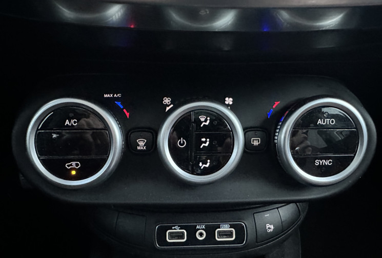 FIAT 500X FIAT 500X 1.6 MULTIJET 120 CH CITY CROSS BVA – TOIT OUVRANT – CAMÉRA DE RECUL