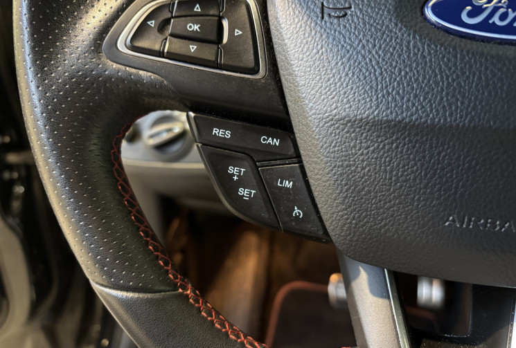 Ford Kuga 1.5 Flexifuel 150 ch 4x4 ST-Line / Boîte automatique / Suivi d’entretien complet