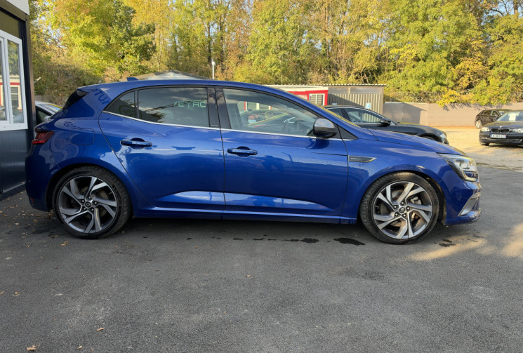 Renault Megane 1.6 tce / GT / 205ch / 87000km / Bose / HUD / Park assist / sièges chauffants / BVA