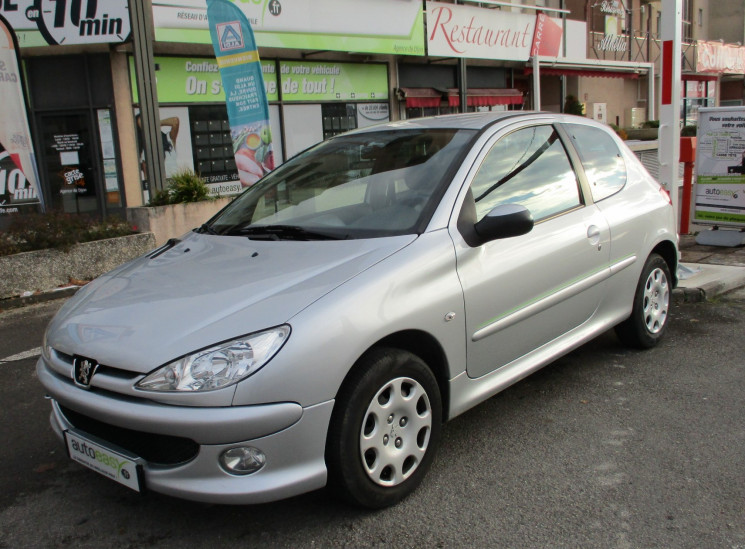 PEUGEOT 206 206 XBOX 360 1.4 HDI 70 1er MAIN 97MKM AutoEasy