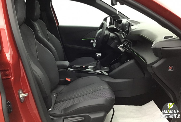 PEUGEOT 208 BlueHDi GT