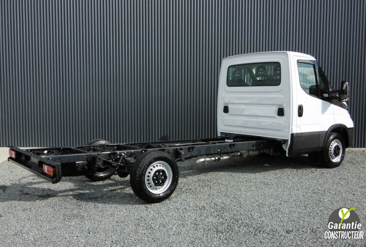 IVECO DAILY TD CHASSIS CAB 35S18 EMP 4100