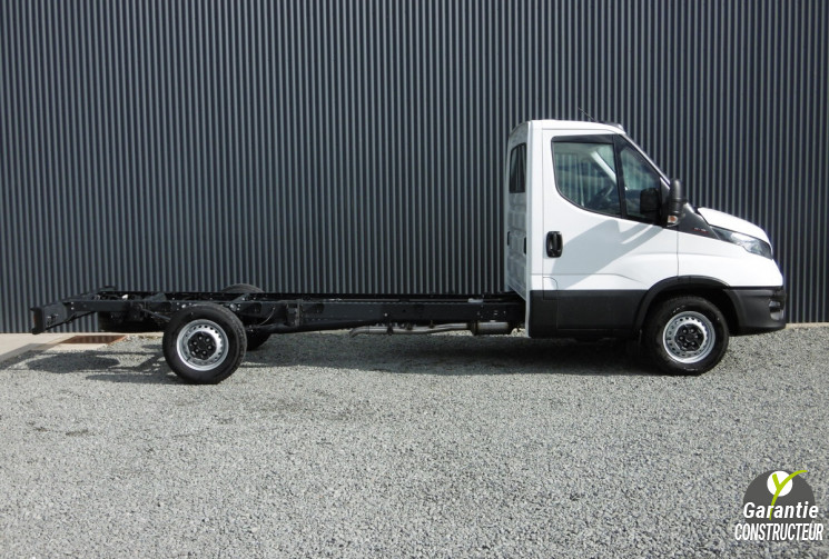 IVECO DAILY TD CHASSIS CAB 35S18 EMP 4100