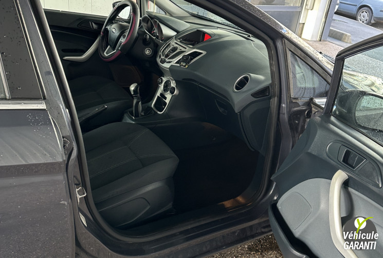 FORD FIESTA 1.4  70 TDCI titanium 