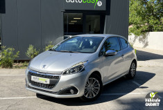 PEUGEOT 208 1.2 Puretec 110 Allure / Carplay / Attelage / Radar AR  