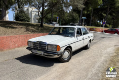 MERCEDES 220 D Première main toutes les factures depuis 1978
