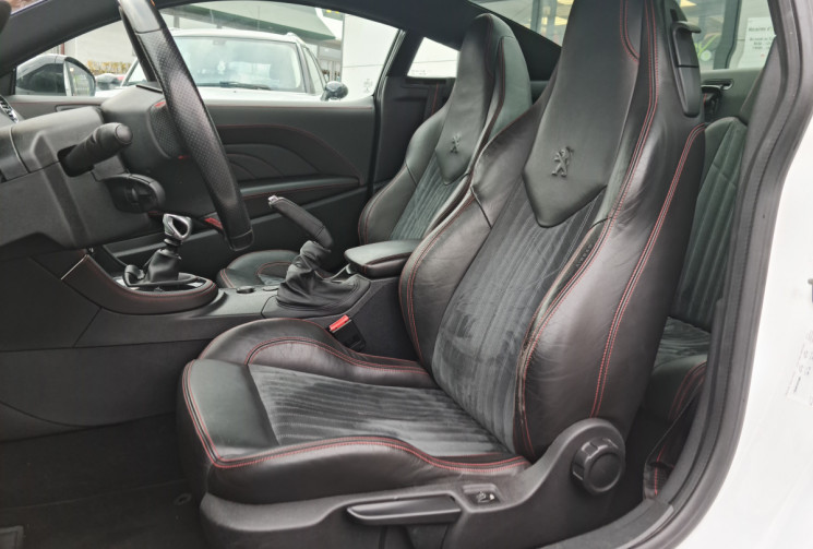 Peugeot RCZ 1.6 THP 200 CH GT LINE