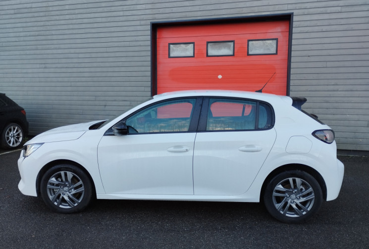 Peugeot 208 1.2 PureTech 100  EAT8 Active Pack / 15.000 km