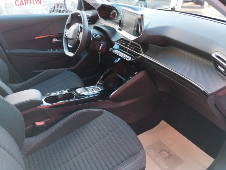 Peugeot 208 1.2 PureTech 100  EAT8 Active Pack / 15.000 km