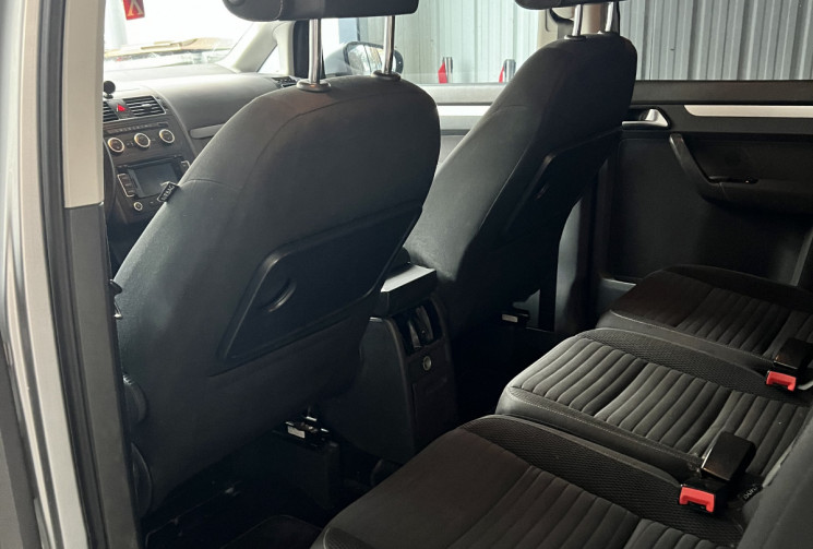 VOLKSWAGEN TOURAN 1.6 105 CUP