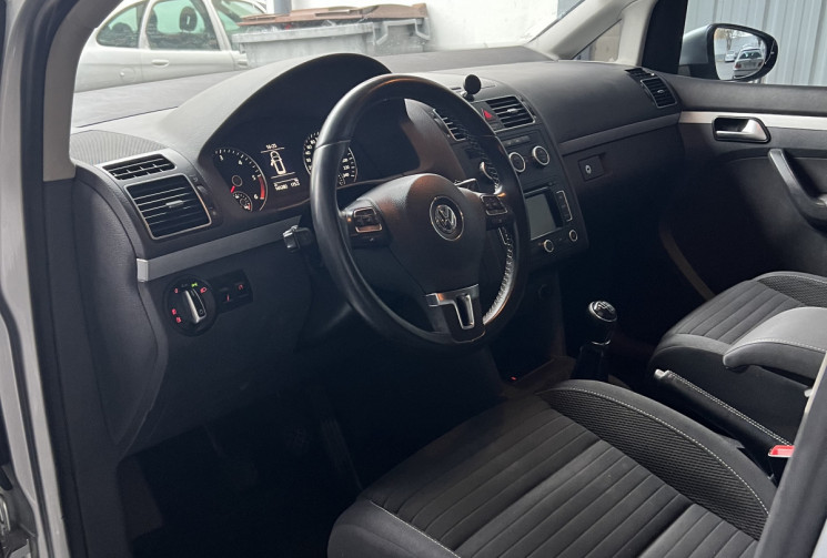 VOLKSWAGEN TOURAN 1.6 105 CUP