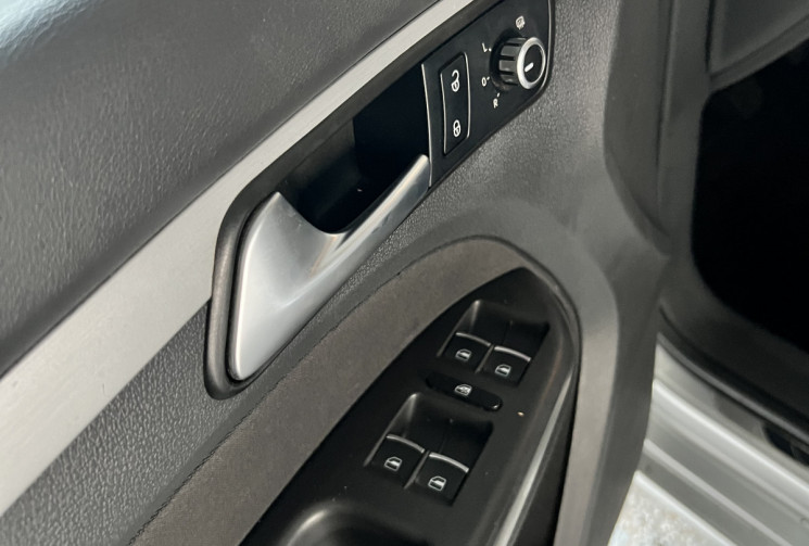 VOLKSWAGEN TOURAN 1.6 105 CUP