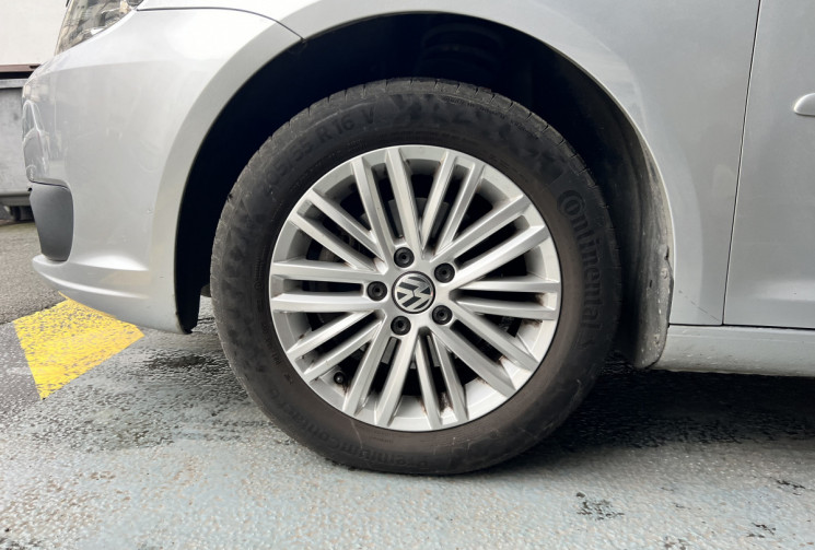 VOLKSWAGEN TOURAN 1.6 105 CUP