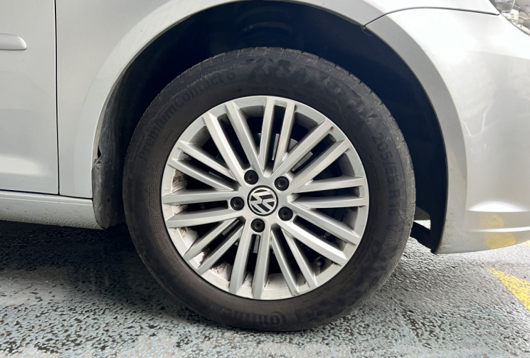 VOLKSWAGEN TOURAN 1.6 105 CUP