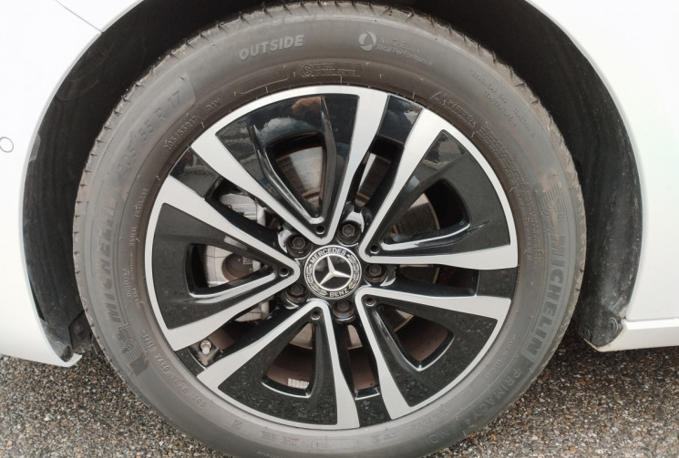Mercedes CLASSE A 180 Progressive Line 7G-DCT / 8.700 KM