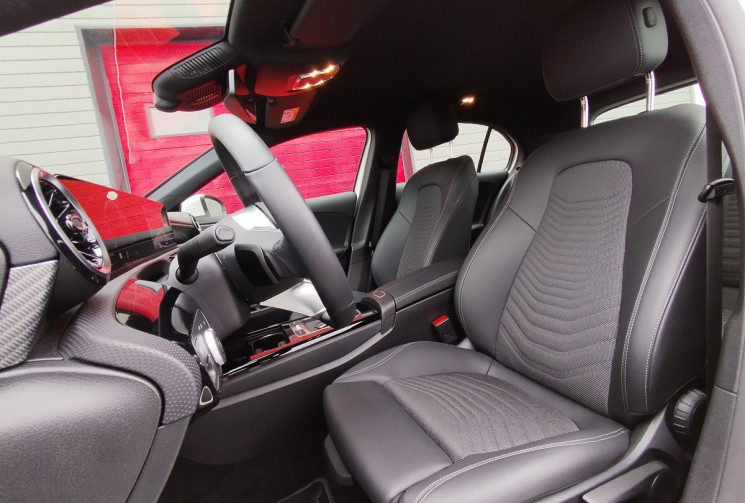 Mercedes CLASSE A 180 Progressive Line 7G-DCT / 8.700 KM