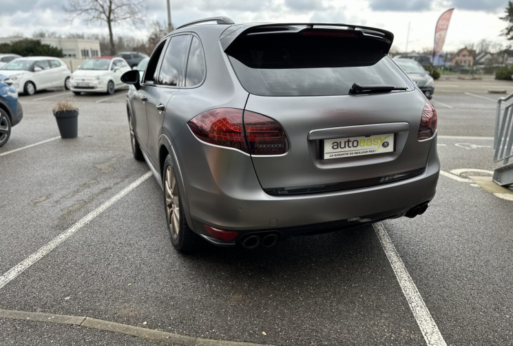 PORSCHE CAYENNE GTS