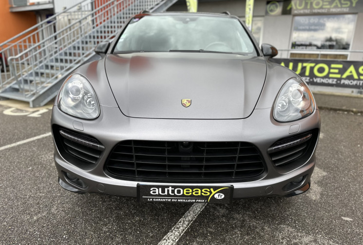 PORSCHE CAYENNE GTS