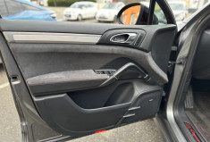 PORSCHE CAYENNE GTS