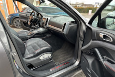 PORSCHE CAYENNE GTS