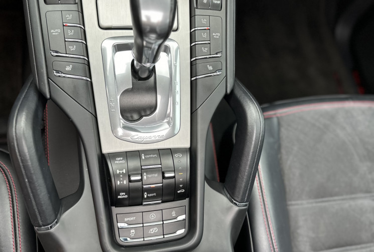 PORSCHE CAYENNE GTS