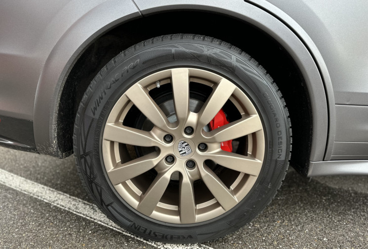 PORSCHE CAYENNE GTS