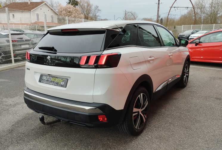 Peugeot 3008 1.5 BlueHDi 130 Allure S&S BVM6 / Historique complet Peugeot