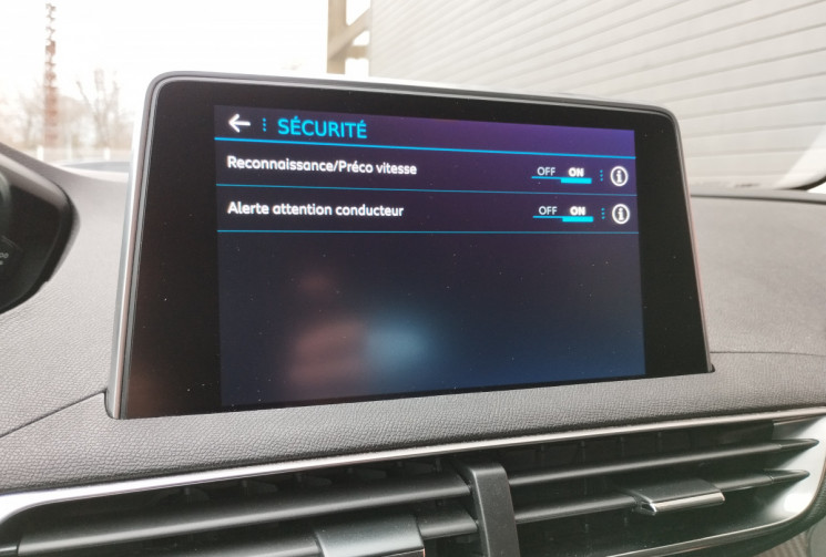 Peugeot 3008 1.5 BlueHDi 130 Allure S&S BVM6 / Historique complet Peugeot