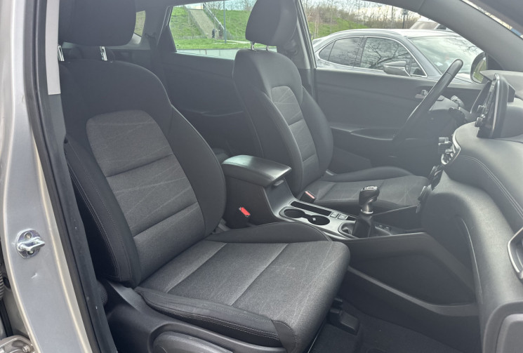 HYUNDAI TUCSON III  1.6 CRDi / 136 CH Premium / TOIT PANORAMIQUE / CARPLAY