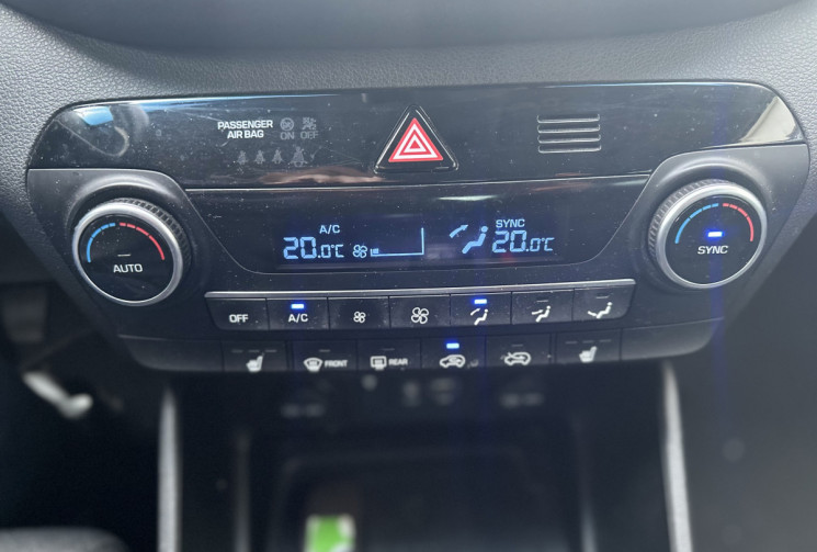 HYUNDAI TUCSON III  1.6 CRDi / 136 CH Premium / TOIT PANORAMIQUE / CARPLAY