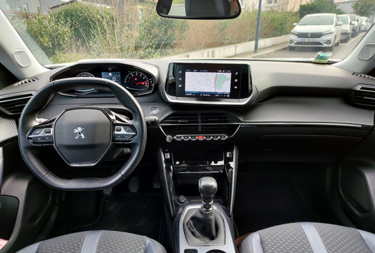 PEUGEOT 2008 1.2 PureTech 130 Allure Entretien 100% Peugeot