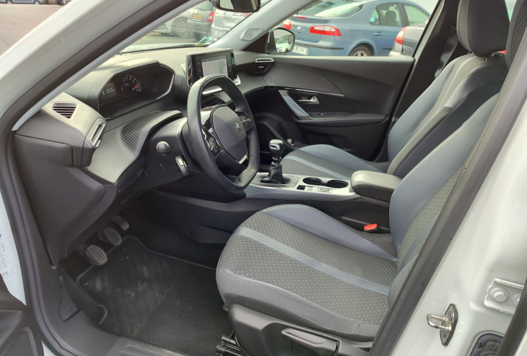 PEUGEOT 2008 1.2 PureTech 130 Allure Entretien 100% Peugeot
